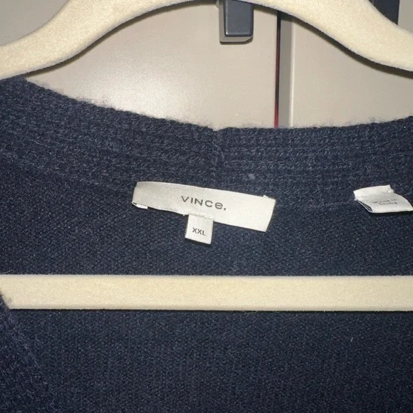 VINCE 100% Cashmere Women's Navy V-Neck Sweater Size XXL - Picture 3 of 9